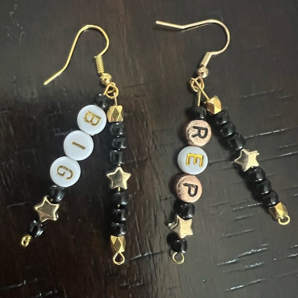 Taylor Swift Reputation Era Earrings for Eras Tour - Picture 4 of 6